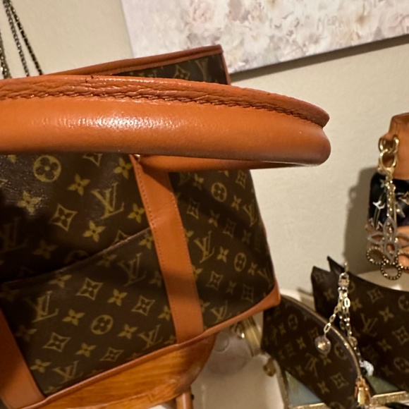 Authentic Louis Vuitton Monogram Canvas The “ Weekend Sac tote PM - Picture 7 of 17